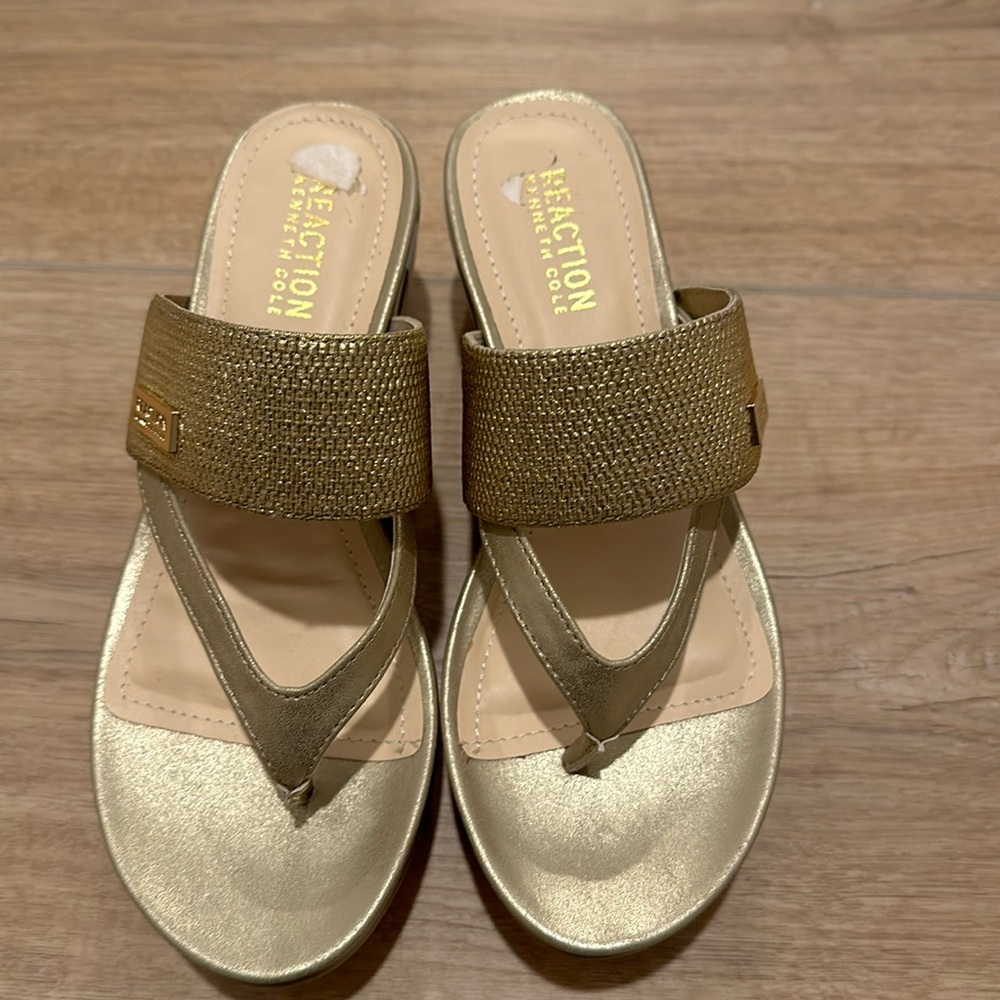 Kenneth Cole REACTION Women's Pepea Cross Jewel Wedge Sandal